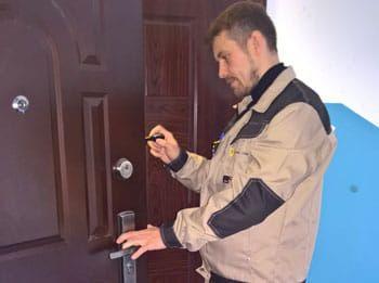 Поставить замки